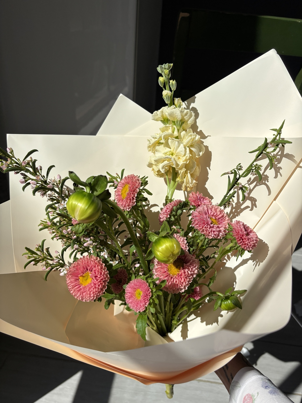 Pink and cream garden-style bouquet